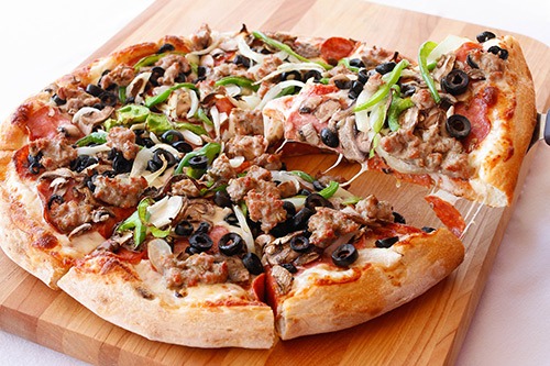 Which Ingredients Create the Most Mouthwatering Pizzas Served in Pleasant Hill 